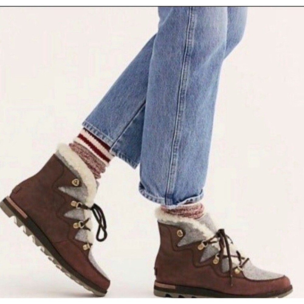 Sorel Sneakchic Alpine Lace-Up Boots 9 Maroon Shearling Lined Chukka EUC